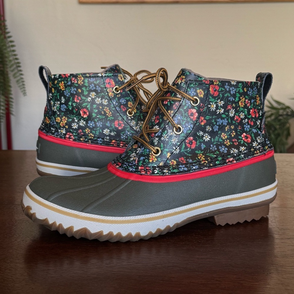 NEW & RARE Eddie Bauer x The Great Women's Rain Boots Floral Duck Boots | Size 8 - Picture 3 of 12